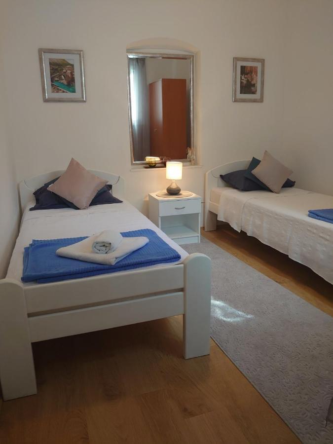 Apartments Tulipan - With Free Private Parking Garage Mostar Exterior photo